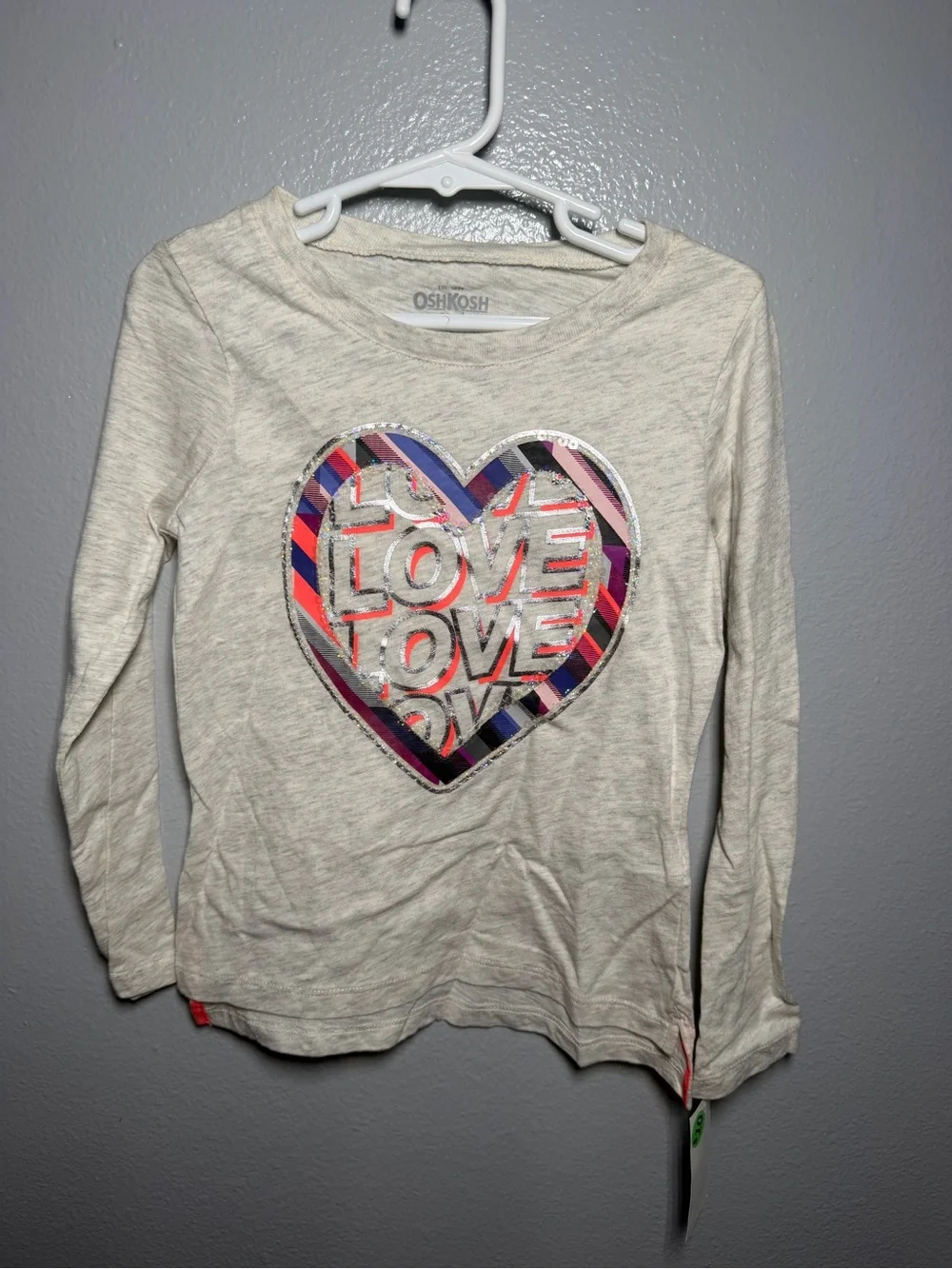 OshKosh B'gosh Cream Long-Sleeve Tee with Colorful Heart Graphic